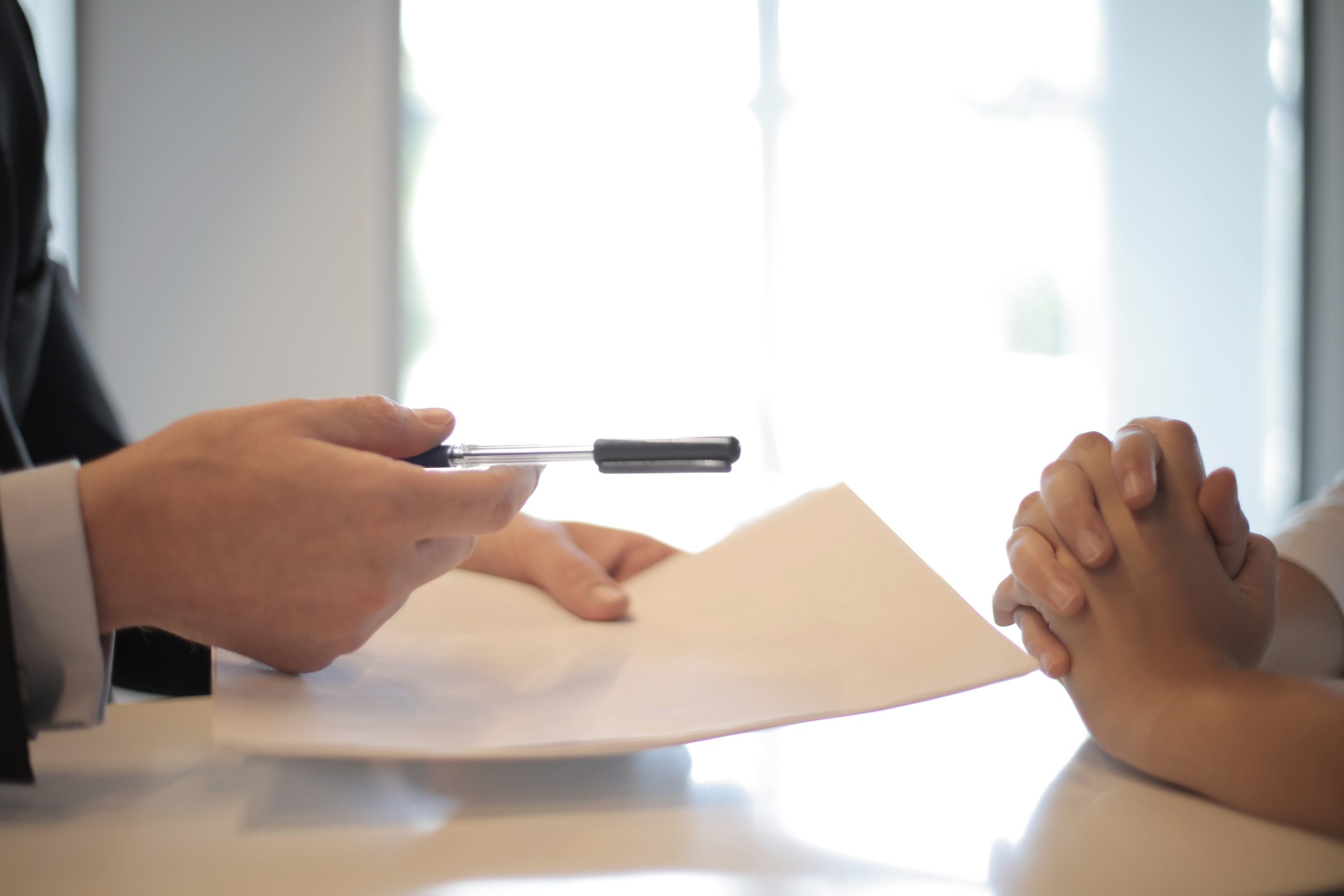Pourquoi faut-il avoir recours à un compromis de vente lors d'un achat de terrain ?